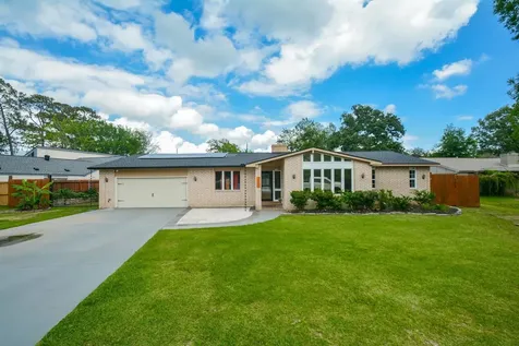 1402 Chestnut Ridge Road Kingwood TX 77339