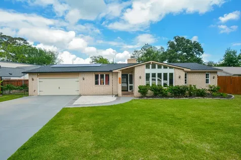 1402 Chestnut Ridge Road Kingwood TX 77339