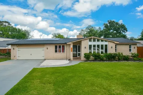 1402 Chestnut Ridge Road Kingwood TX 77339
