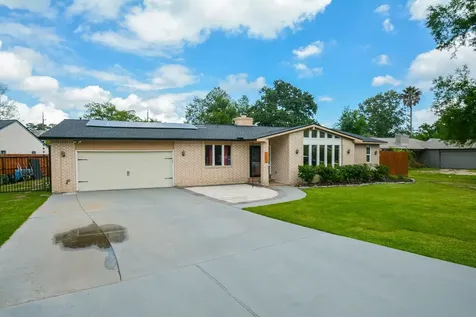 1402 Chestnut Ridge Road Kingwood TX 77339