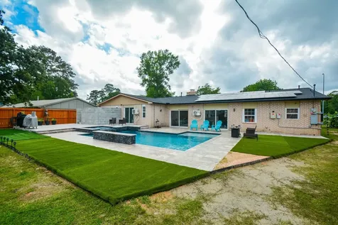 1402 Chestnut Ridge Road Kingwood TX 77339