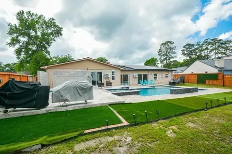 1402 Chestnut Ridge Road Kingwood TX 77339