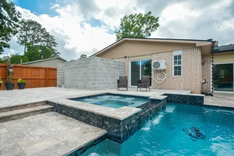 1402 Chestnut Ridge Road Kingwood TX 77339