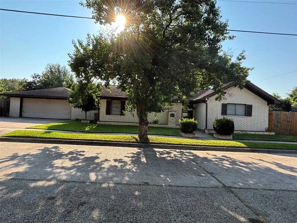 700 E Hunnicutt Street Baytown TX 77520