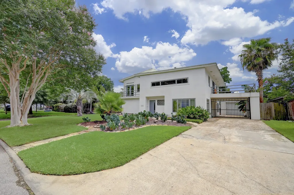 2323 Dorrington Street Houston TX 77030