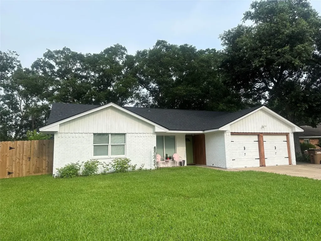 5316 Tanglebriar Drive Dickinson TX 77539