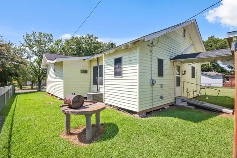 3222 Illinois Street Baytown TX 77520