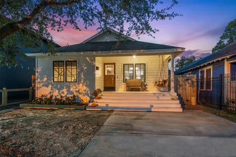 805 E 36th Street Houston TX 77022