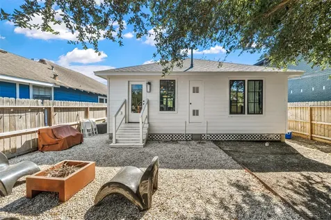 805 E 36th Street Houston TX 77022