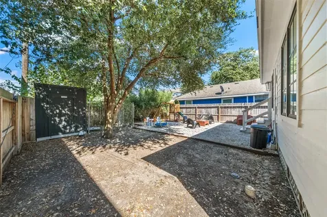 805 E 36th Street Houston TX 77022