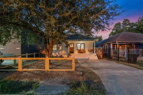 805 E 36th Street Houston TX 77022