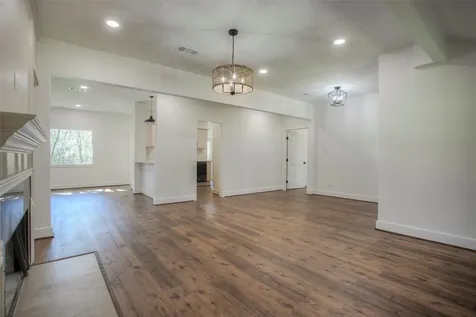 83 Dahlia Road Huntsville TX 77320