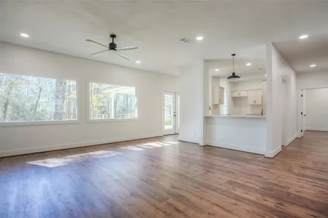 83 Dahlia Road Huntsville TX 77320