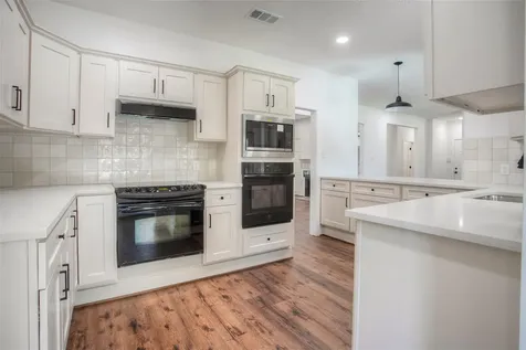 83 Dahlia Road Huntsville TX 77320