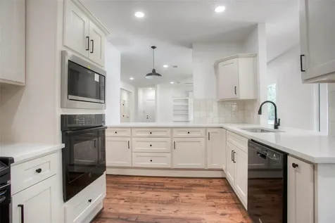 83 Dahlia Road Huntsville TX 77320