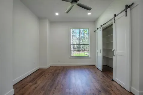 83 Dahlia Road Huntsville TX 77320