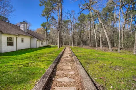 83 Dahlia Road Huntsville TX 77320