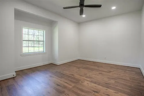 83 Dahlia Road Huntsville TX 77320