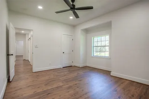 83 Dahlia Road Huntsville TX 77320