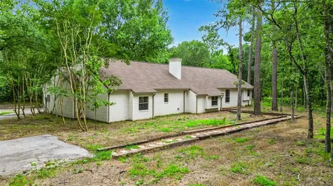 83 Dahlia Road Huntsville TX 77320