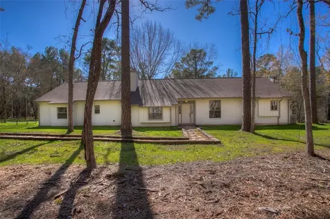 83 Dahlia Road Huntsville TX 77320