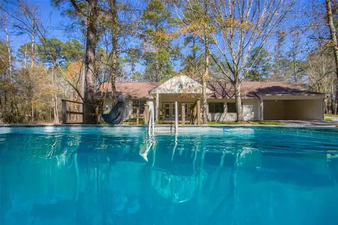 83 Dahlia Road Huntsville TX 77320