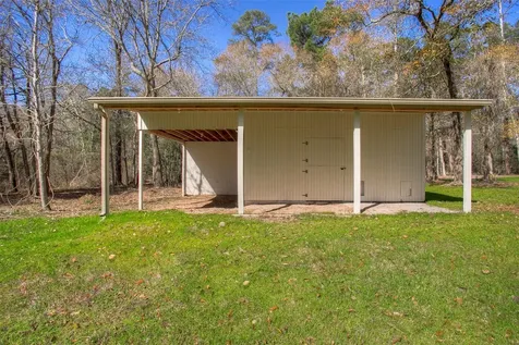 83 Dahlia Road Huntsville TX 77320