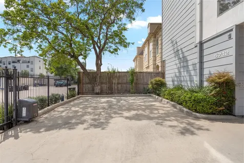 5712 Winsome Lane 5 Houston TX 77057