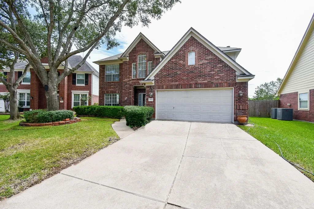 15611 Oakworth Court Sugar Land TX 77498