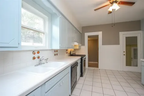 1127 Walling Street Houston TX 77009