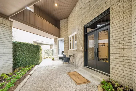 2524 Nantucket Drive C Houston TX 77057