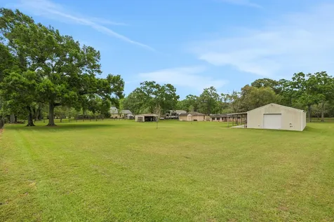 31637 Bohlssen Road New Caney TX 77357