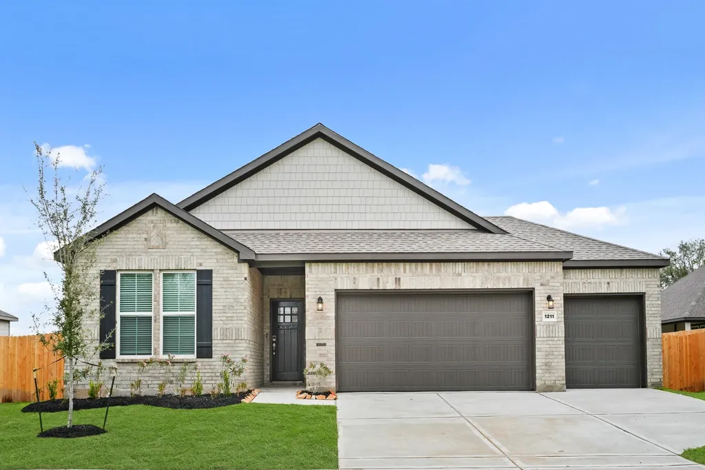 1211 Avenue M Bay City TX 77414
