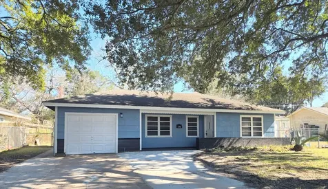 1103 W Camp Circle La Marque TX 77568