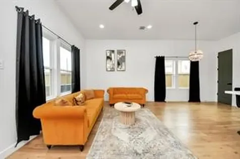 4010 Dreyfus Street Houston TX 77021