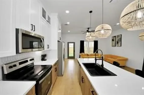 4010 Dreyfus Street Houston TX 77021