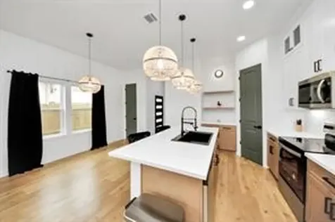 4010 Dreyfus Street Houston TX 77021