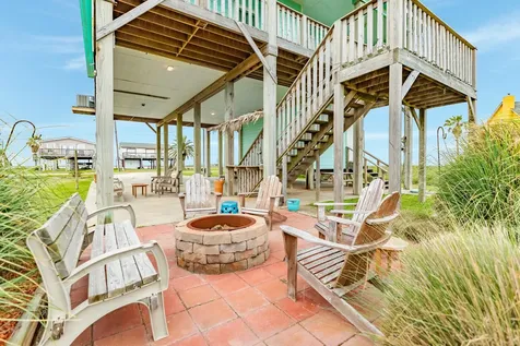 4710 Bayshore Drive Freeport TX 77541