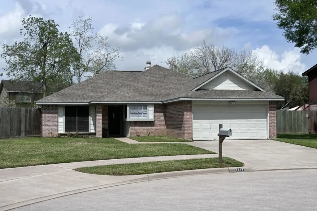 5612 Countryaire Street League City TX 77573