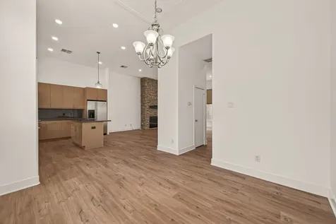 724 Ruthven Street Houston TX 77019
