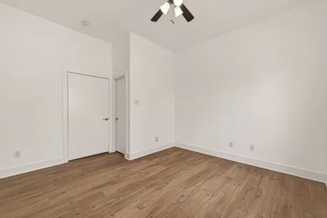 724 Ruthven Street Houston TX 77019