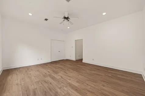 724 Ruthven Street Houston TX 77019