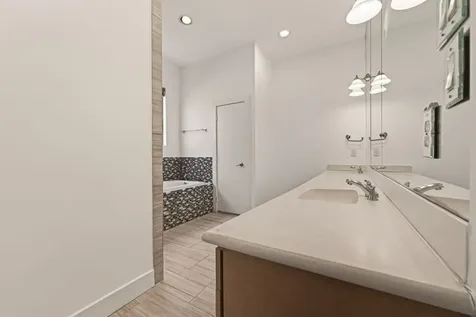 724 Ruthven Street Houston TX 77019