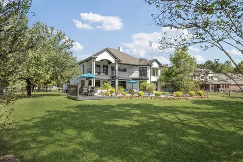 9822 Crestwater Circle Magnolia TX 77354
