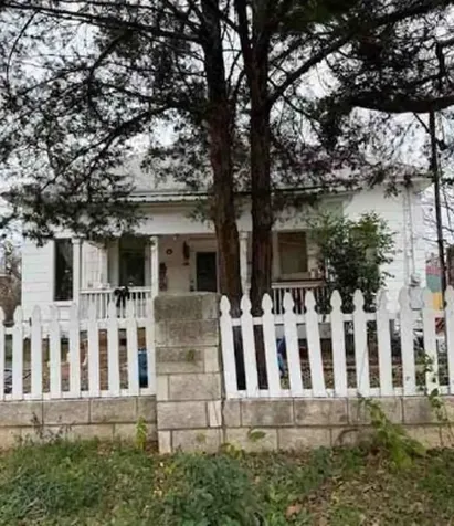 705 W Green Street Palestine TX 75801
