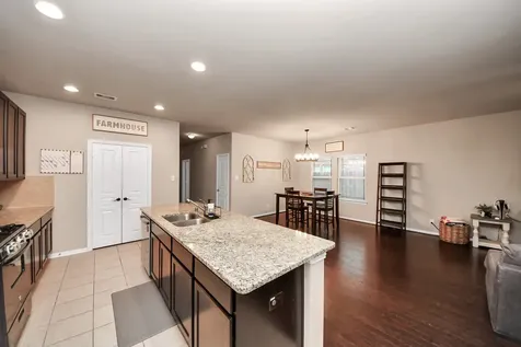 8706 Morning Dove Lane Baytown TX 77521