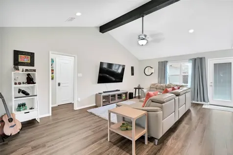 143 Bluebonnet Street Sugar Land TX 77478