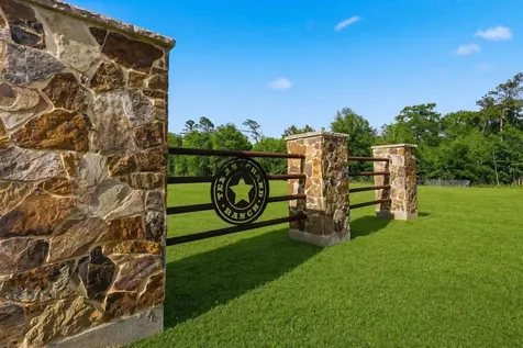 8-30-33, 34 Brahman Lane New Waverly TX 77358