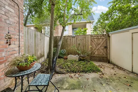 1601 S Shepherd Drive 24 Houston TX 77019