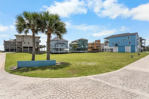 16 Blue Heron Circle Jamaica Beach TX 77554